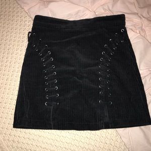 ⚡️ Black Laced Mini Skirt